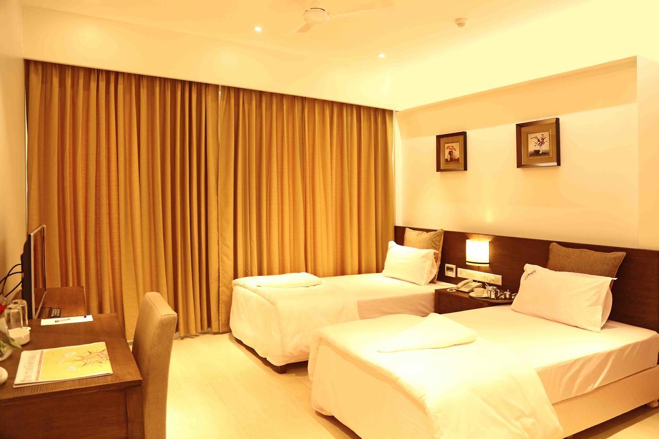 Hotel Preeti Executive Satara Exterior photo
